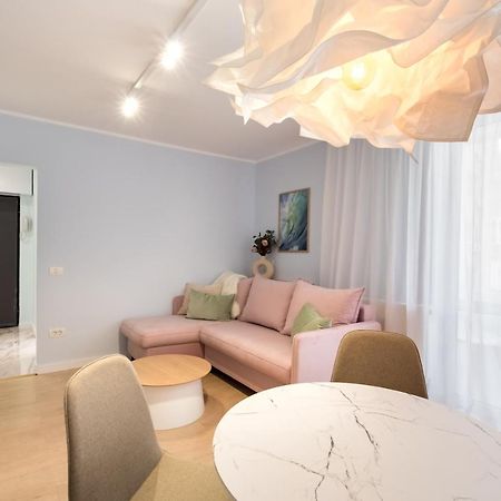 Candy Land Downtown Apartment Bukarest Eksteriør billede