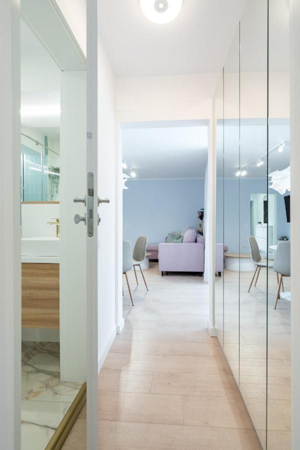 Candy Land Downtown Apartment Bukarest Eksteriør billede
