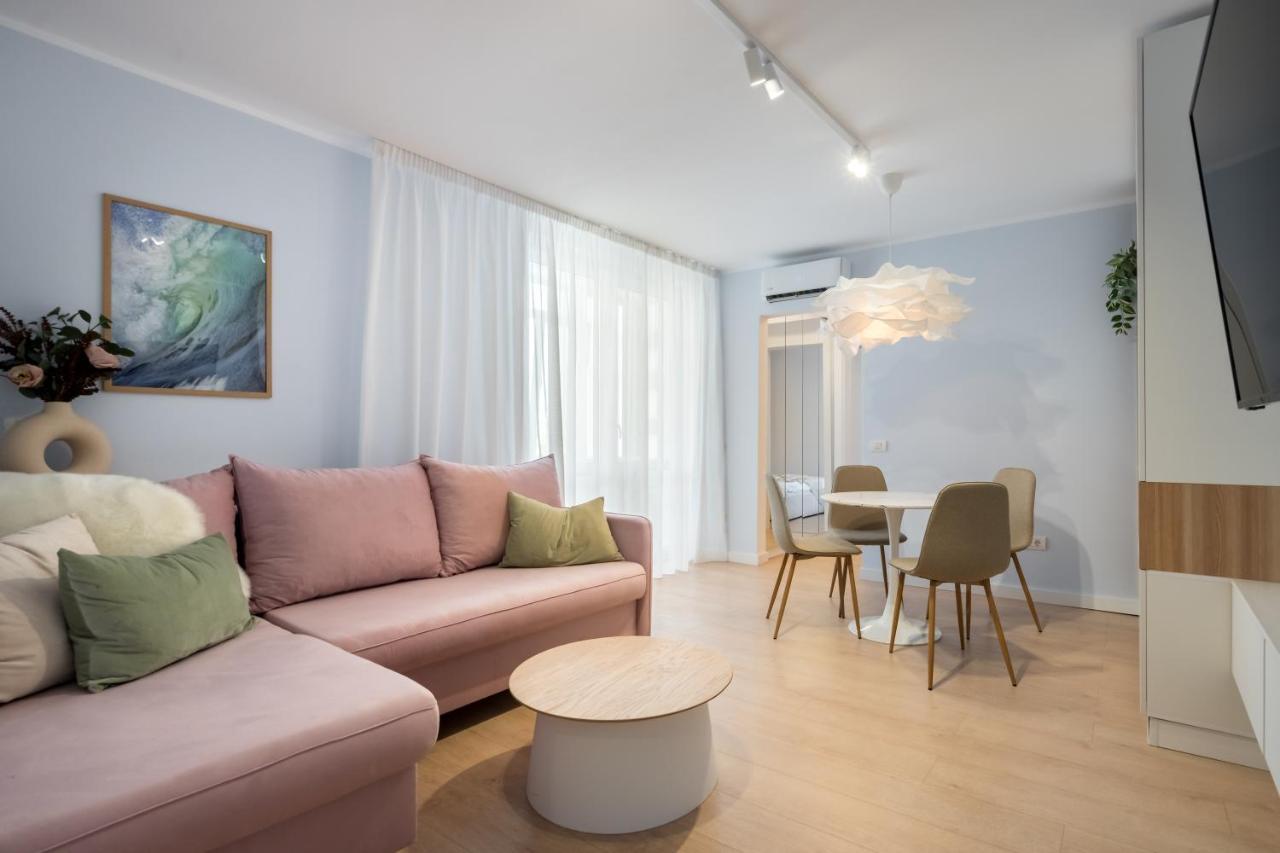 Candy Land Downtown Apartment Bukarest Eksteriør billede